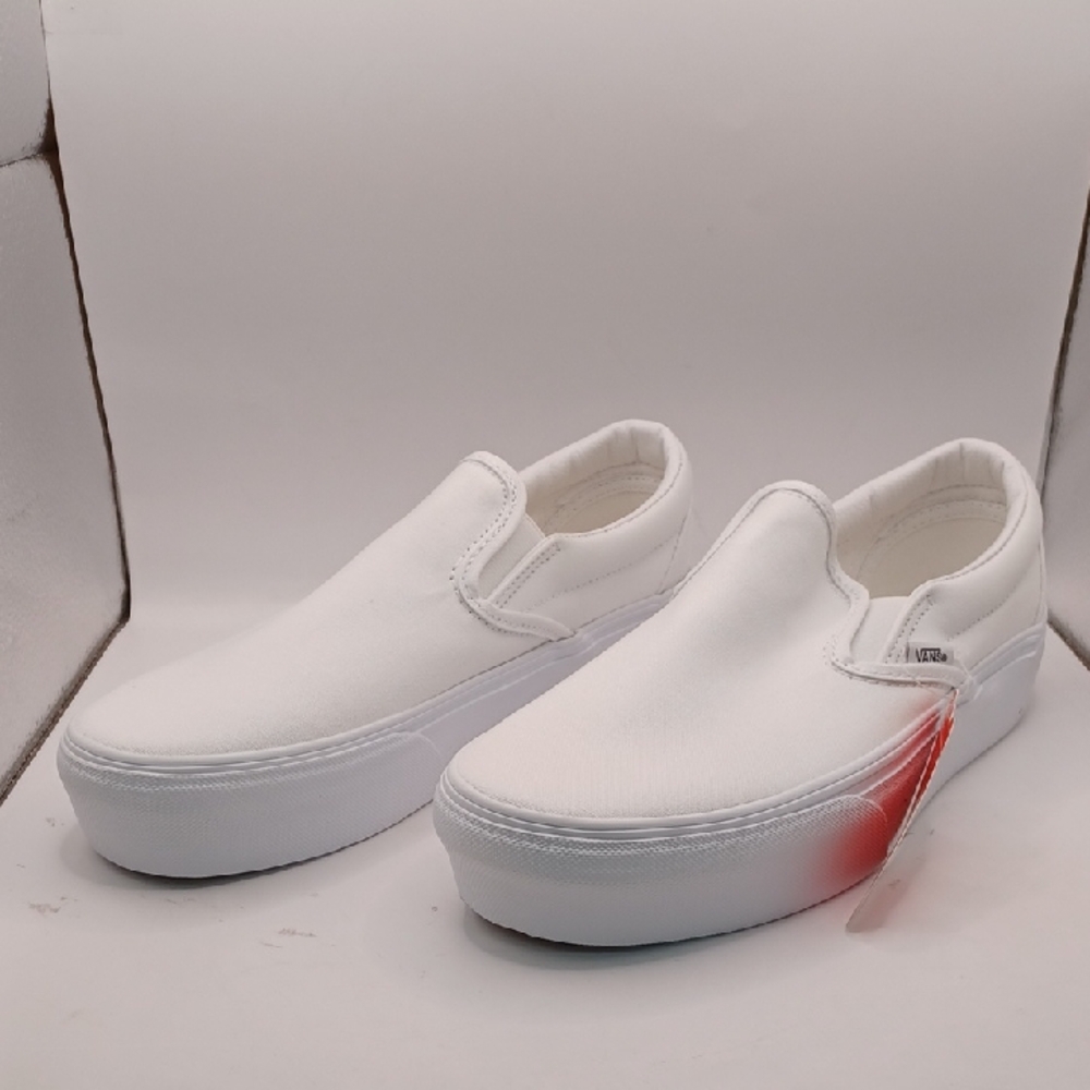 NEW Vans Classic Slip-Ons In True White Size Women 9.5 Men 8 US